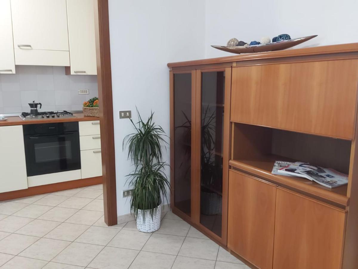 Bnbook - Residenza Naggi Casorate Sempione Buitenkant foto