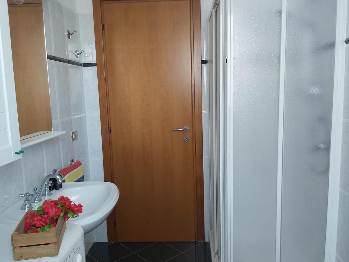 Bnbook - Residenza Naggi Casorate Sempione Buitenkant foto