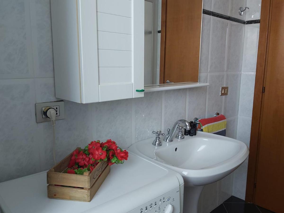 Bnbook - Residenza Naggi Casorate Sempione Buitenkant foto