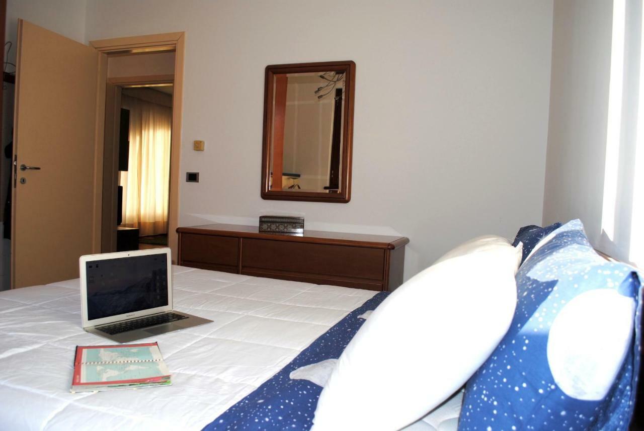 Bnbook - Residenza Naggi Casorate Sempione Buitenkant foto